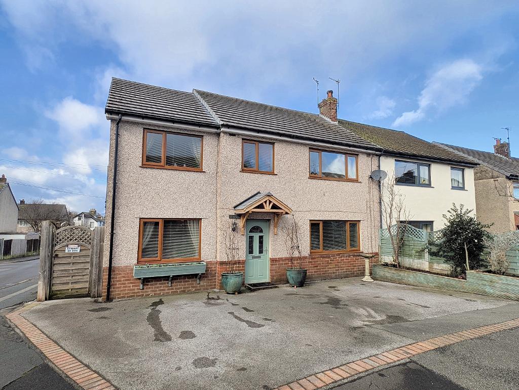 Mayfield Avenue, Clitheroe, Lancashire, BB7 1LB