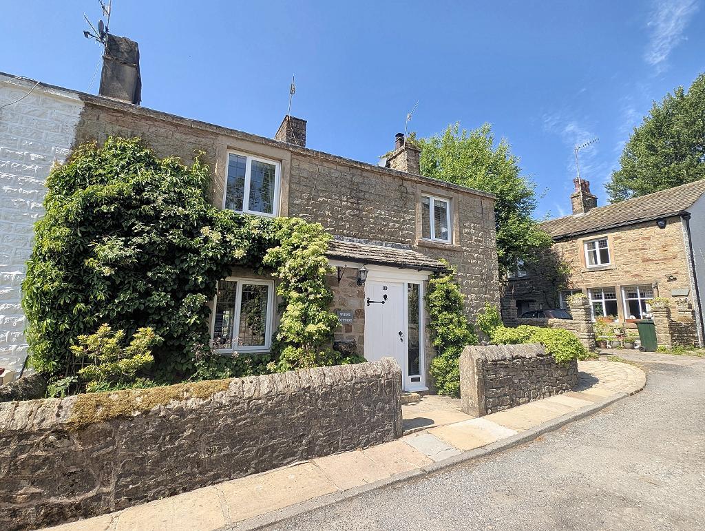 Whins Avenue, Sabden, Clitheroe, BB7 9DY