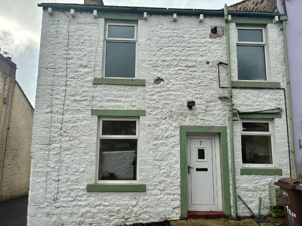 Back Gisburn Road, Blacko, Lancashire, BB9 6LT