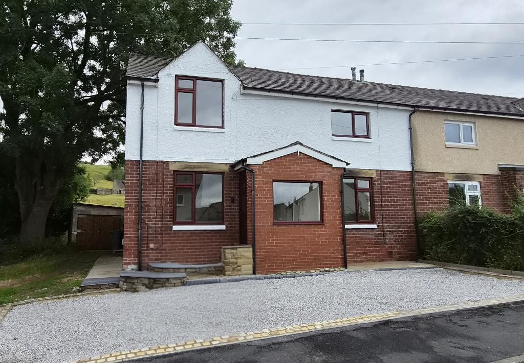 Calder Avenue, Billington, BB7 9NQ